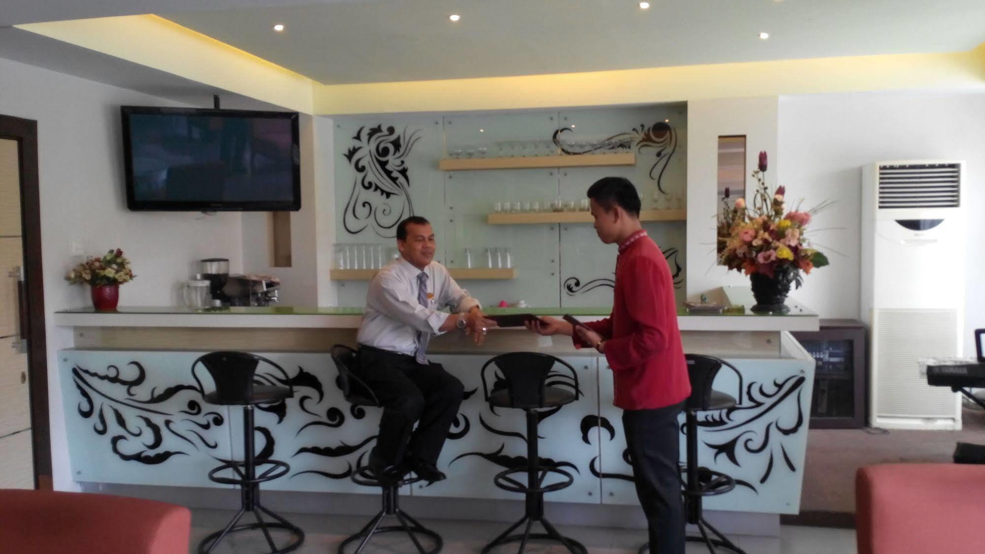 Hotel Pangeran City Padang  Buitenkant foto