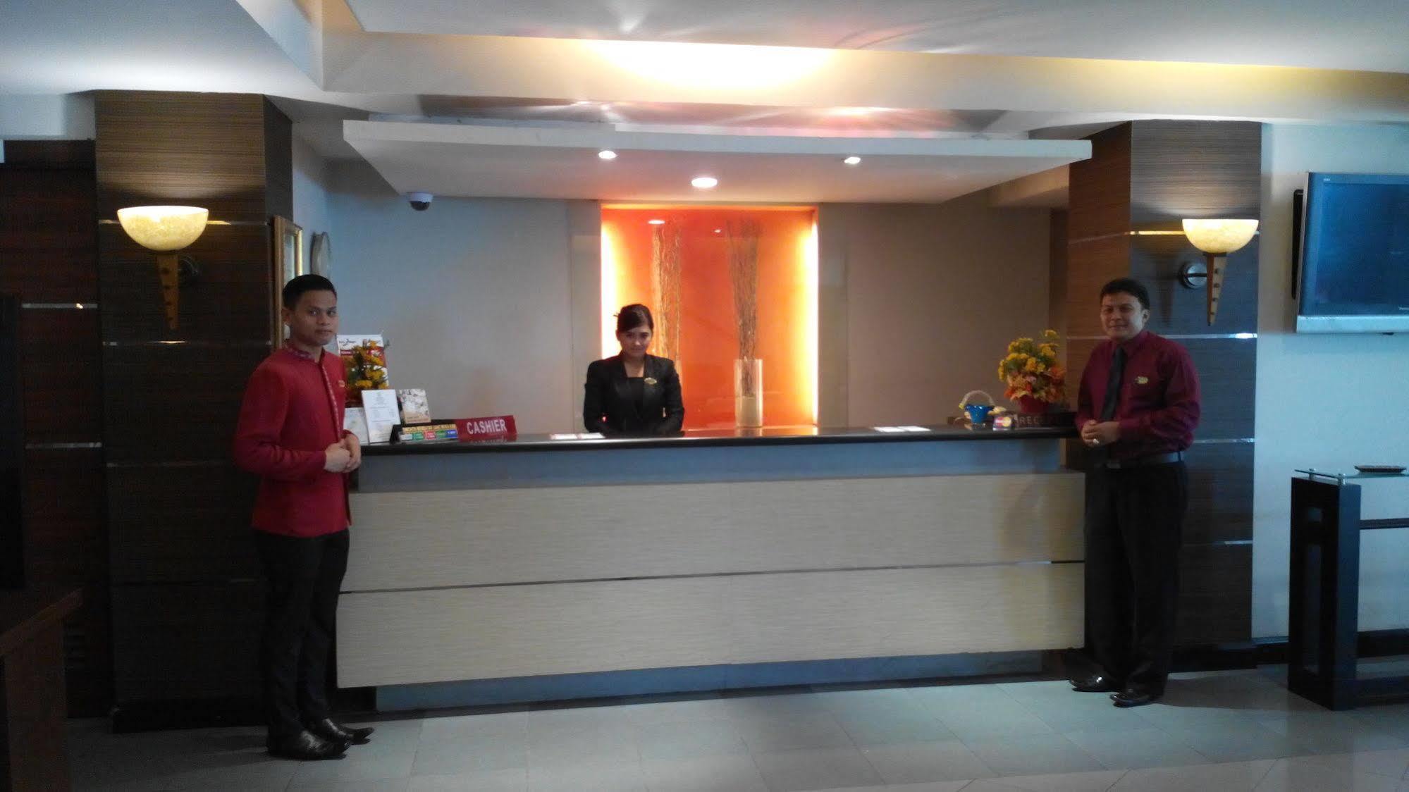 Hotel Pangeran City Padang  Buitenkant foto