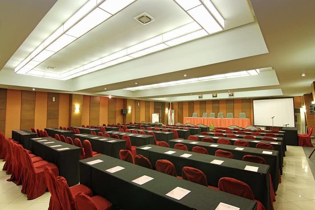Hotel Pangeran City Padang  Buitenkant foto